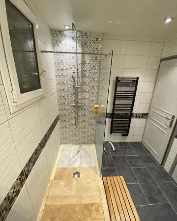 Ubytování v soukromí & Jaccuzi-sauna-piscine-massages Du 